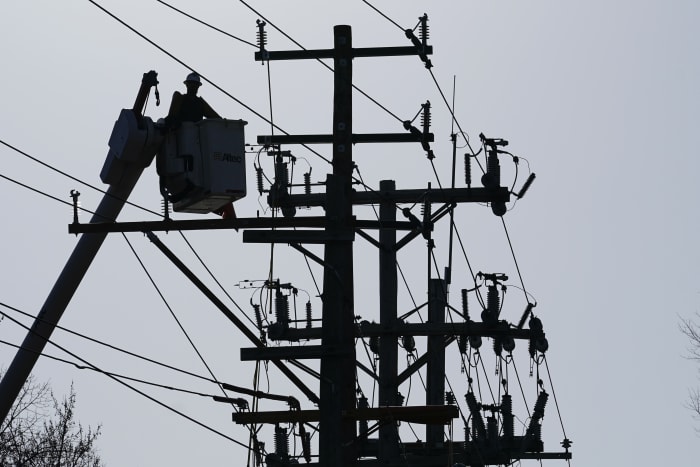 Tracking DTE power outages in Metro Detroit on June 19, 2024