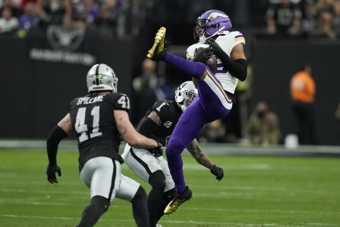 Vikings beat Raiders 3-0 in lowest-scoring NFL game in 16 years