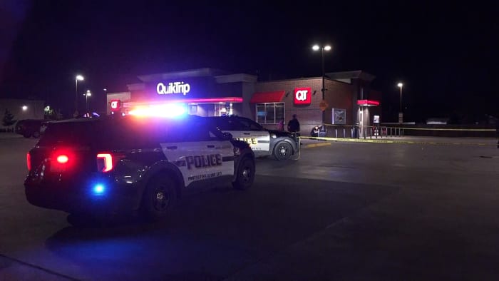 1 injured after someone in crowd shoots at two men fighting SAPD says 1 injured after someone in crowd shoots at two men fighting SAPD says