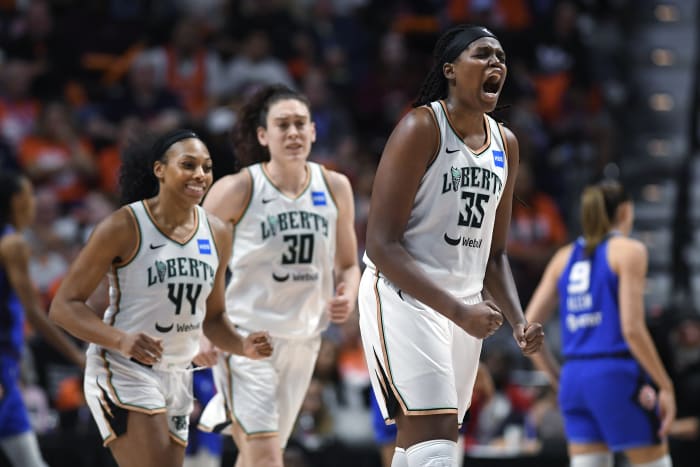 WNBA Finals: With stellar defense, Chicago rolls in Game 3 - Los