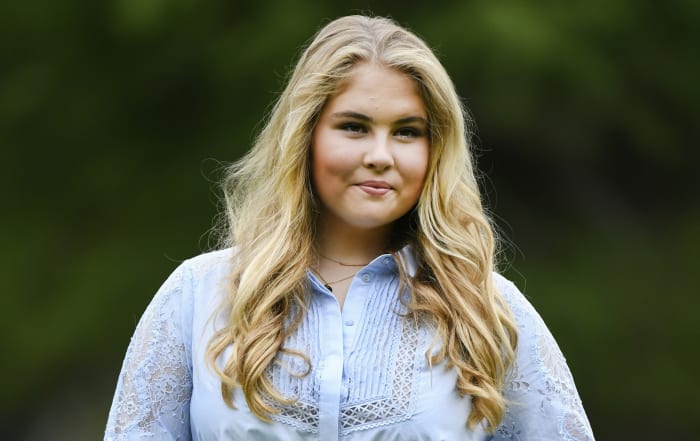 Een nieuw boek werpt licht op het leven van de toekomstige Koningin van Nederland