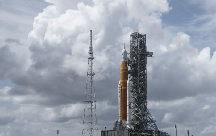 Watch the Falcon 9 Rocket Leave a Trail of Glowing Clouds in the Sky