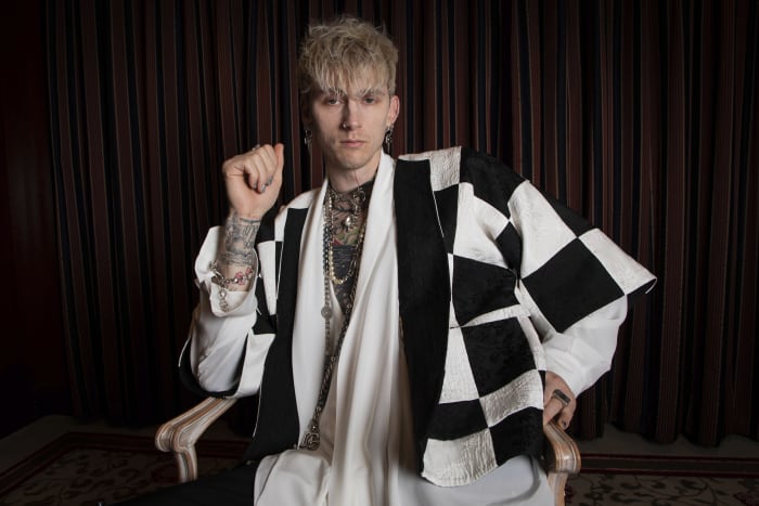 Machine Gun Kelly Says He Got Dressed in the AMAs Parking Lot