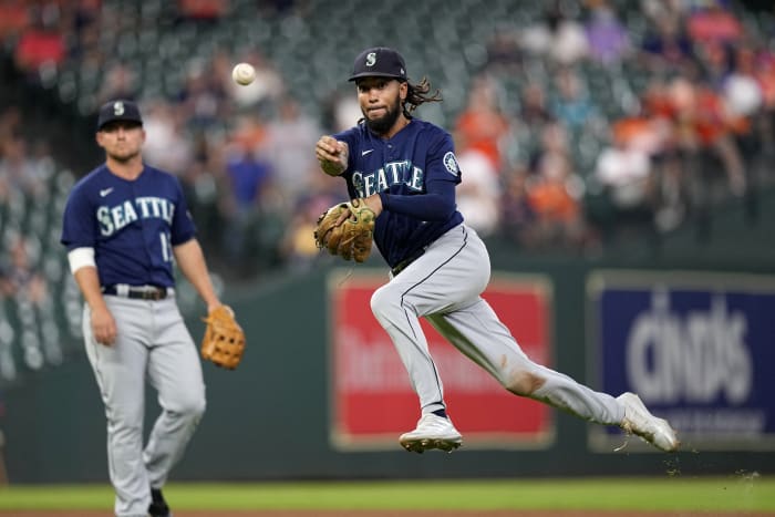 J.P. Crawford has 2-out hit in the 9th inning to lift Mariners