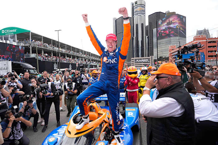 Six-time IndyCar champion Scott Dixon receives a knighthood from New Zealand