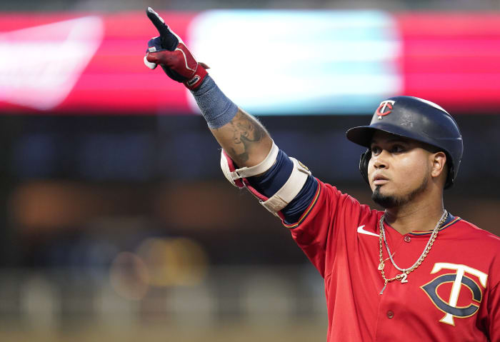 Sandoval has no-hit bid end in 9th; Angels beat Twins 2-1 - The