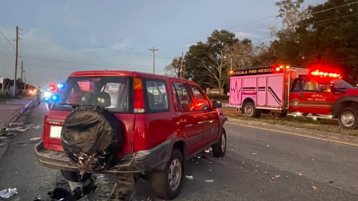 Traffic blocked in Marion County after 5-vehicle crash sends 1 to hospital