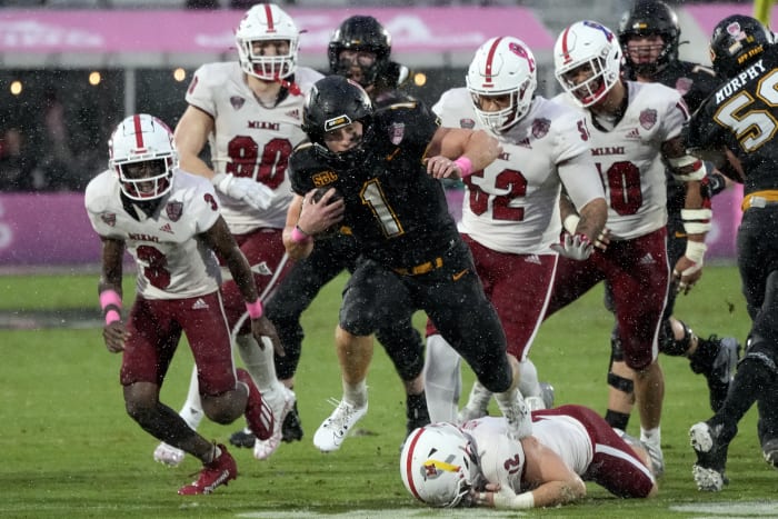 College football scores, updates: Tennessee falls to South Carolina, USC  keeps CFP hopes alive