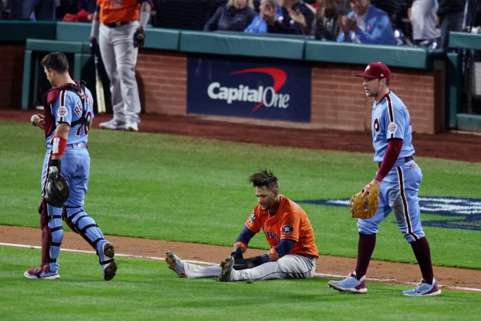 Marlins' Yuli Gurriel scratched vs. Red Sox after taking grounder to face -  ESPN