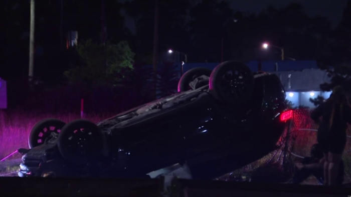 Wrong-way driver dies after multi-car crash in Redford Towns
