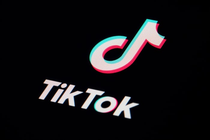 TikTok finalizes a deal to form a new American entity