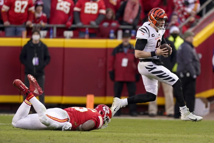 Bengals rally past Chiefs 34-31, clinch AFC North title