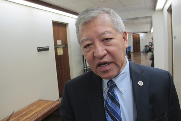 Judge in a bribery case against Honolulu's former top prosecutor is suddenly recusing himself