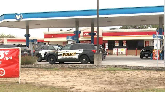 <a href="https://www.ksat.com/news/local/2025/12/01/sapd-man-arrested-after-he-was-shot-stole-vehicle-on-far-west-side/" target="_blank">SAPD: Man arrested after he was shot, stole vehicle on far West Side</a>