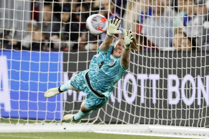 Alyssa Naeher makes 3 saves in shootout as USA beats Canada to win SheBelieves Cup title