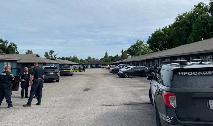 Woman fatally shot at Houston apartment complex after ongoin