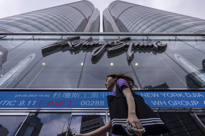 Asian shares fall on banking turmoil, recession worries