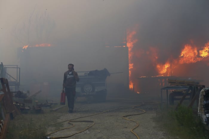 Wildfires in Portugal blamed for at least six deaths as Europe sends aircraft to help thumbnail