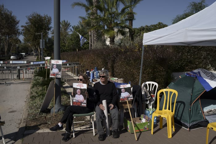 Hostage families protest outside Netanyahu's home, ramping up pressure for a truce-for-hostages deal