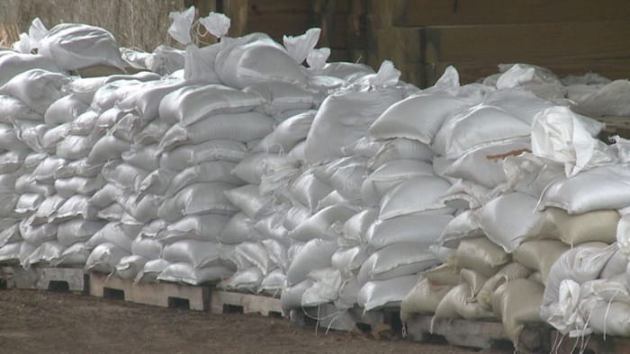 Flager County hosts 2 sandbag distributions as Ian expected to bring heavy rains to area - WJXT News4JAX