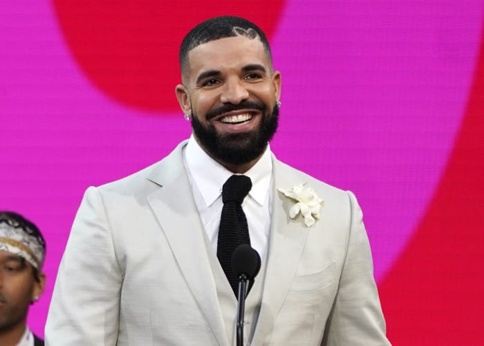 Drake menarik 2 nominasi Grammy dari pemungutan suara terakhir