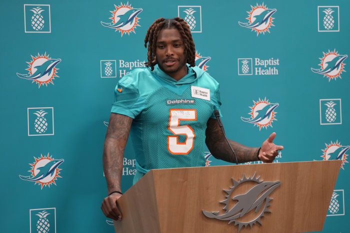 Mike McDaniel confident in Dolphins CB depth amid Jalen Ramsey injury Mike McDaniel confident in Dolphins CB depth amid Jalen Ramsey injury