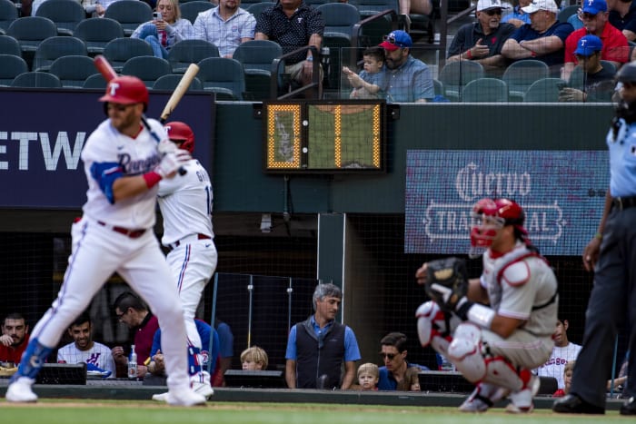 Eddie Rosario homers in debut in Twins' 13-0 win over A's