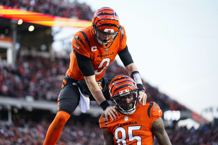 Sam Hubbard's 98-yard fumble return lifts Bengals over Ravens