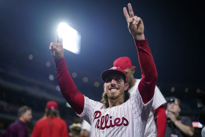 Phillies rookie rubs it in Braves faces after NLDS win 