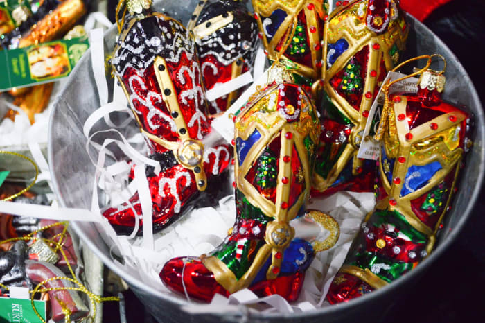Find one-of-a-kind gifts at these festive Houston-area holiday markets - Vimarsana News