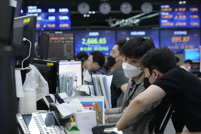 중국 지도자들이 경제 지원을 약속함에 따라 아시아 주식이 급등 중국 지도자들이 경제 지원을 약속함에 따라 아시아 주식이 급등