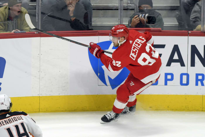 Red Wings beat Hurricanes 3-2, RECAP