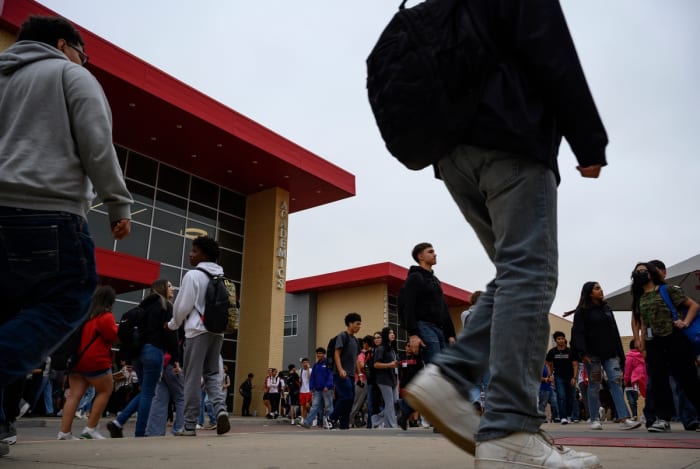 Texas' debate over school chaplains escalates school board culture wars - Vimarsana News