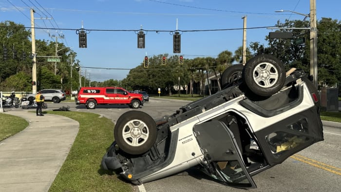 No significant injuries after rollover crash in Port Orange, police say