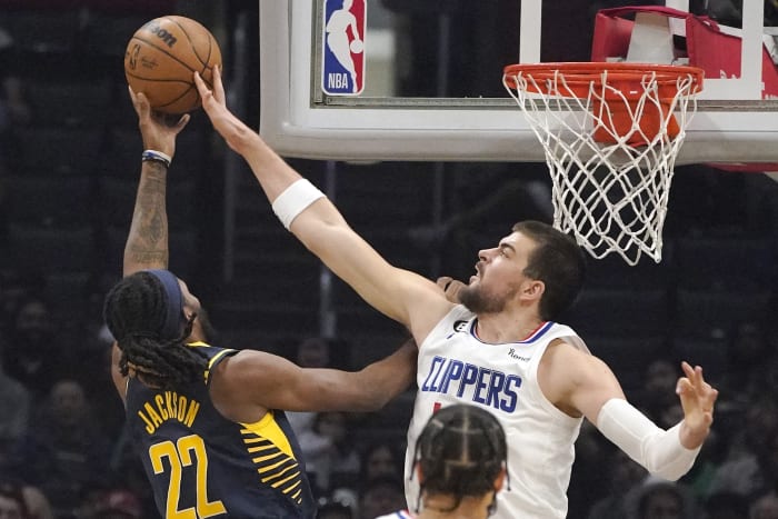 George, Leonard, Williams lead the Clippers past the Suns 120-99