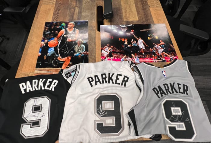 Tony Parker Autographed Signed Framed San Antonio Spurs Jersey 