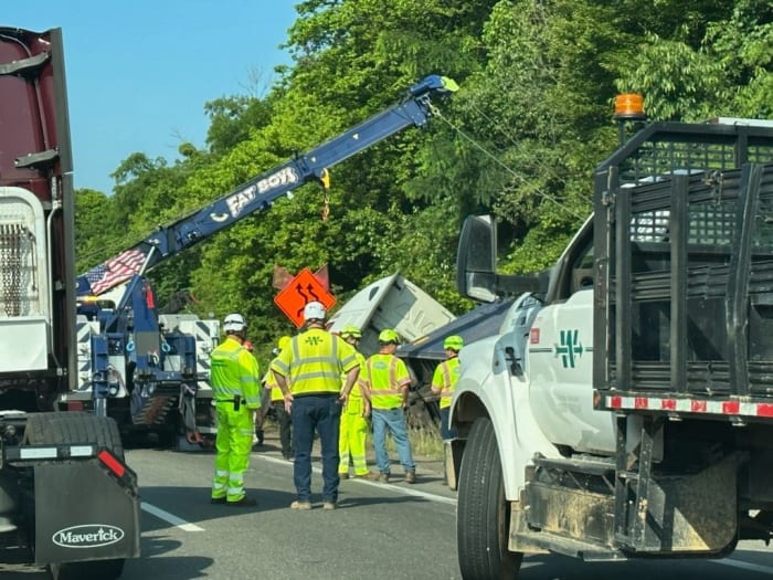 Tractortrailer crash on I81S in Roanoke County cleared