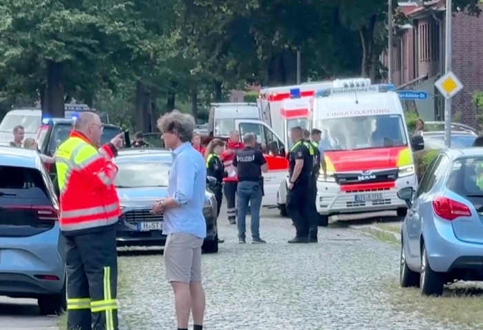 5 people have died in a shooting in Stade in northern Germany and police arrest 2