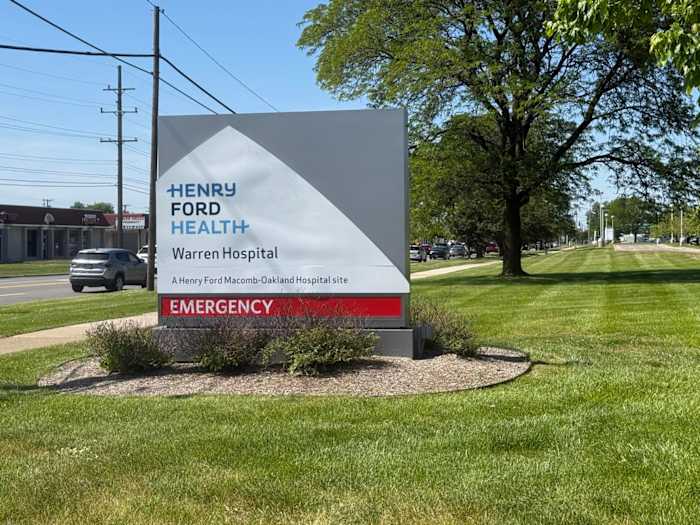 Gun pulled on 3 Warren hospital workers while they took break, sources say