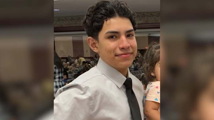 Teen dies from injuries after falling from truck during Spurs celebration, family says