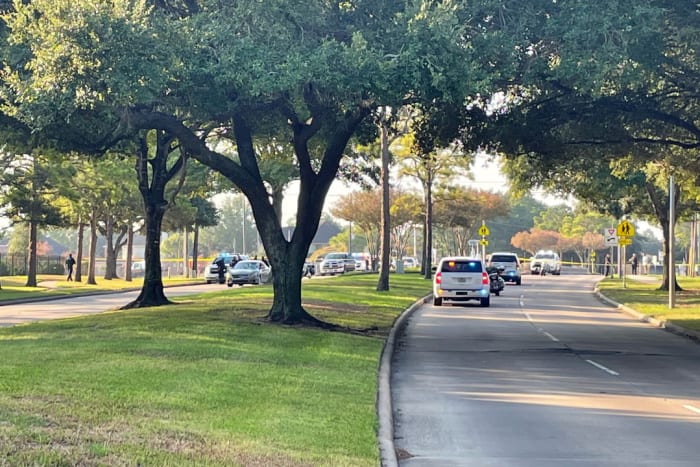 Fort Bend County addresses public concern on safety of pedestrian crossings in Cinco Ranch area following teen's death - Vimarsana News