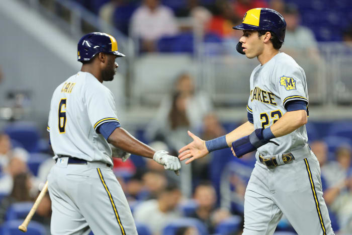 Vogelbach slam in 9th caps comeback, Brewers shock Cards 6-5