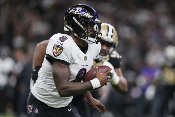 Jackson shines, Ravens beat Brady, struggling Bucs 27-22