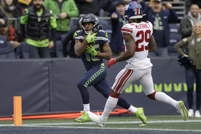 AP sources: Seahawks expected to sign Metcalf to extension