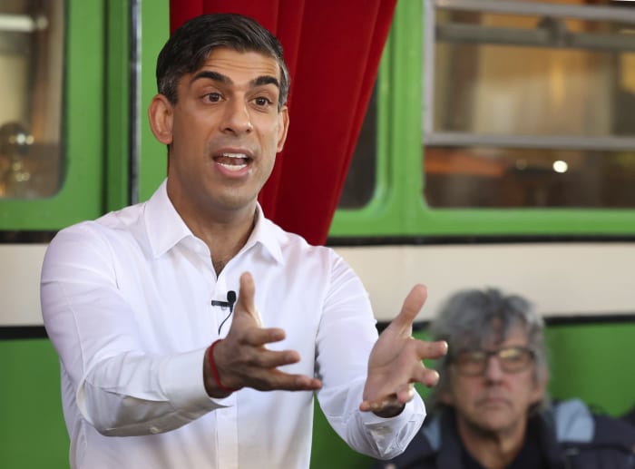 UK leader Rishi Sunak tries to quell Conservative revolt over his Rwanda plan for migrants