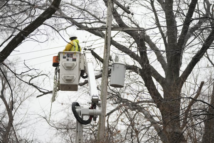 DTE Energy actualiza los cortes de energía de Metro Detroit, los tiempos de restauración y las áreas más afectadas