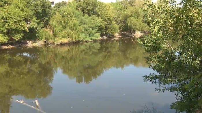 <a href="https://www.ksat.com/news/local/2026/09/21/mans-body-found-at-elmendorf-lake-park-safd-says/" target="_blank">Man’s body found at Elmendorf Lake Park, SAPD says</a>