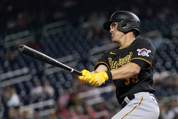 Reynolds, Delay Homers Help Lift Pirates Over Red Sox 7-6