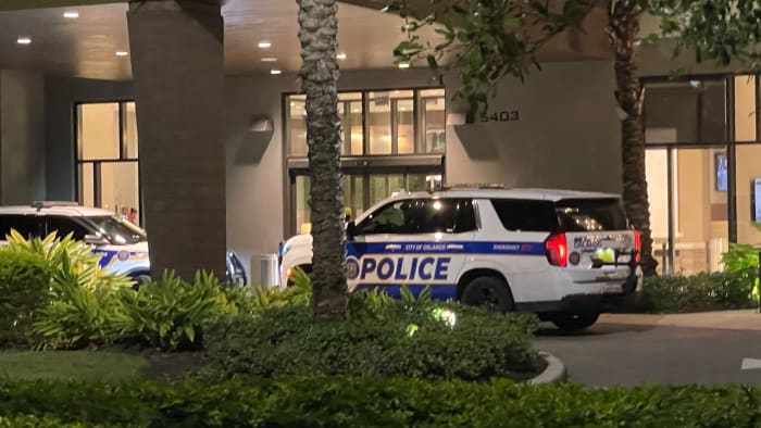 Police respond to shooting outside Orlando hotel