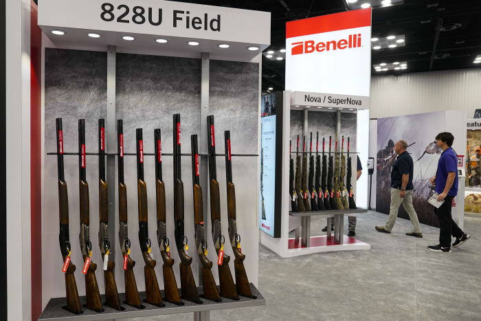 Florida House bill rolls back gun-buying age set after Parkland shooting